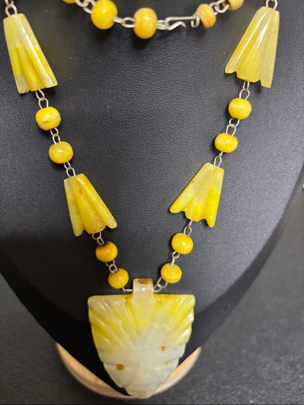 VINTAGE Carved YELLOW ONYX Stone Bead Necklace Aztec Mayan Face Pendant - Picture 4 of 13